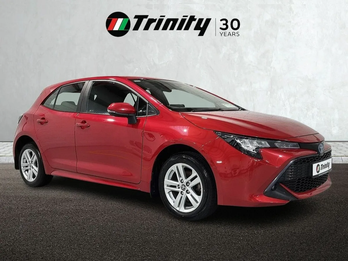 Toyota Corolla ** STUNNING CAR ** 1.8 HYBRID ** LU - Image 1
