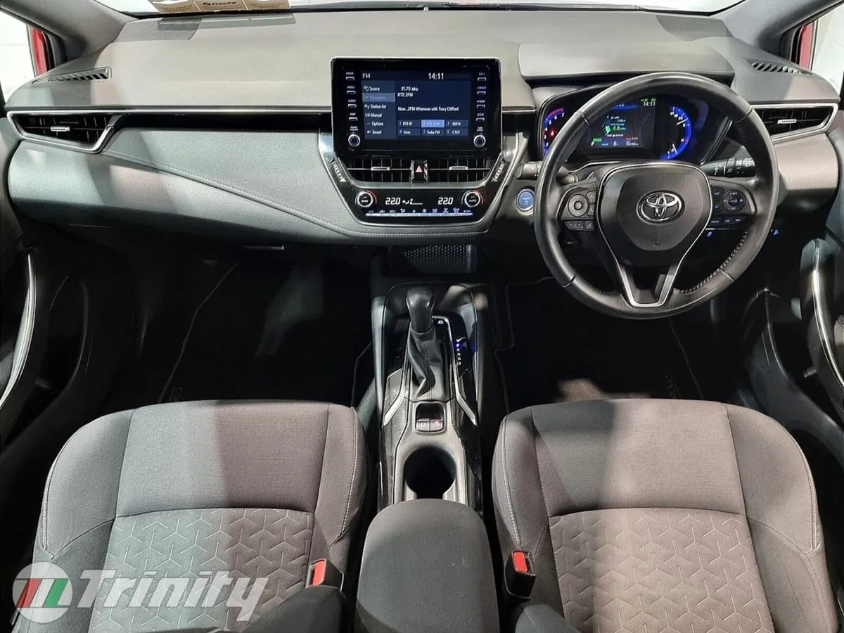 Toyota Corolla ** STUNNING CAR ** 1.8 HYBRID ** LU - Image 2