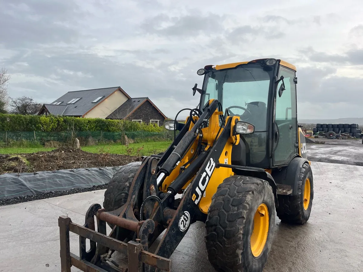 JCB 406 - Image 2