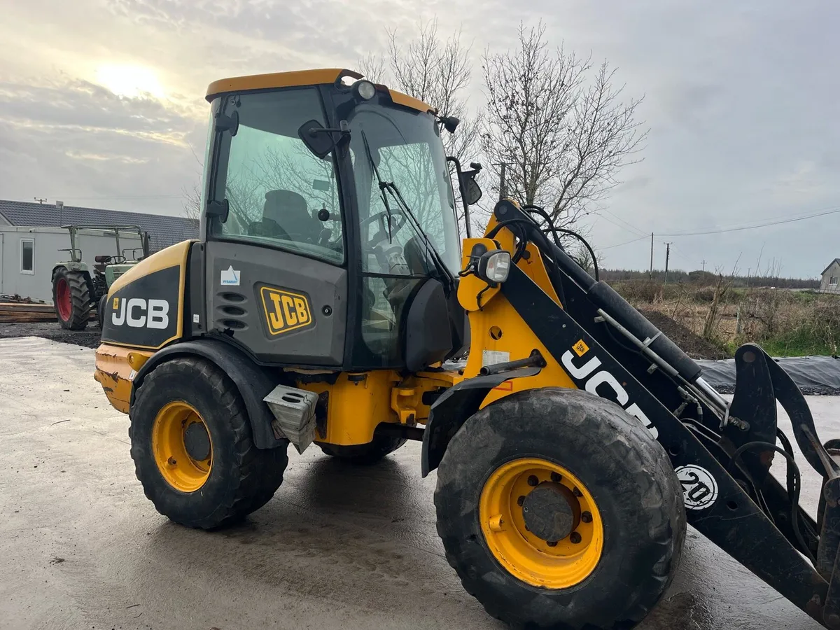 JCB 406 - Image 4