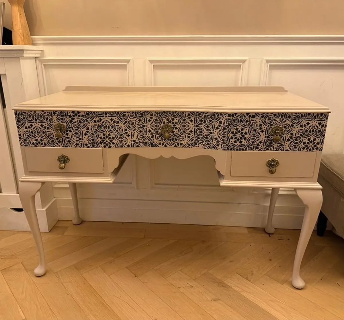 Solid wood dressing table / console table - Image 3