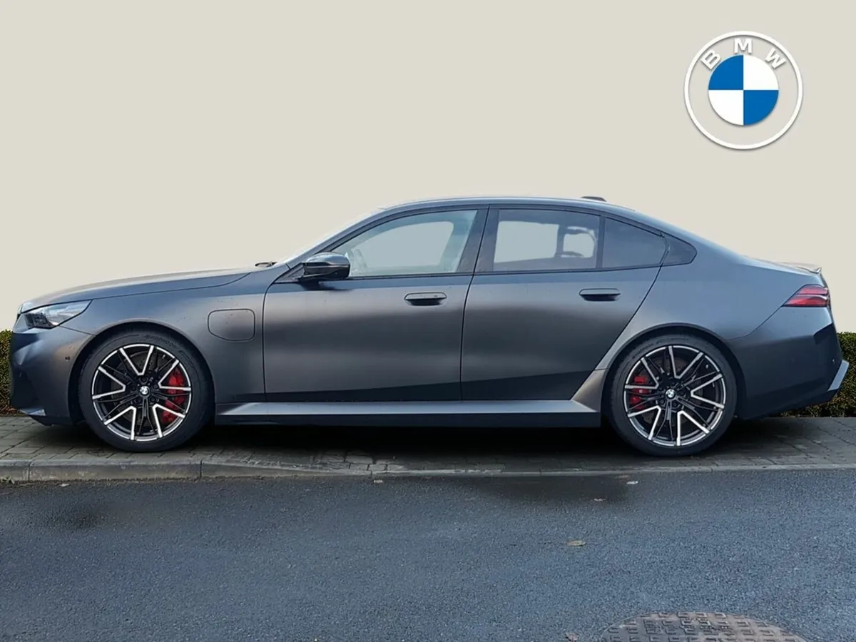 BMW M5 4.4 - Image 3