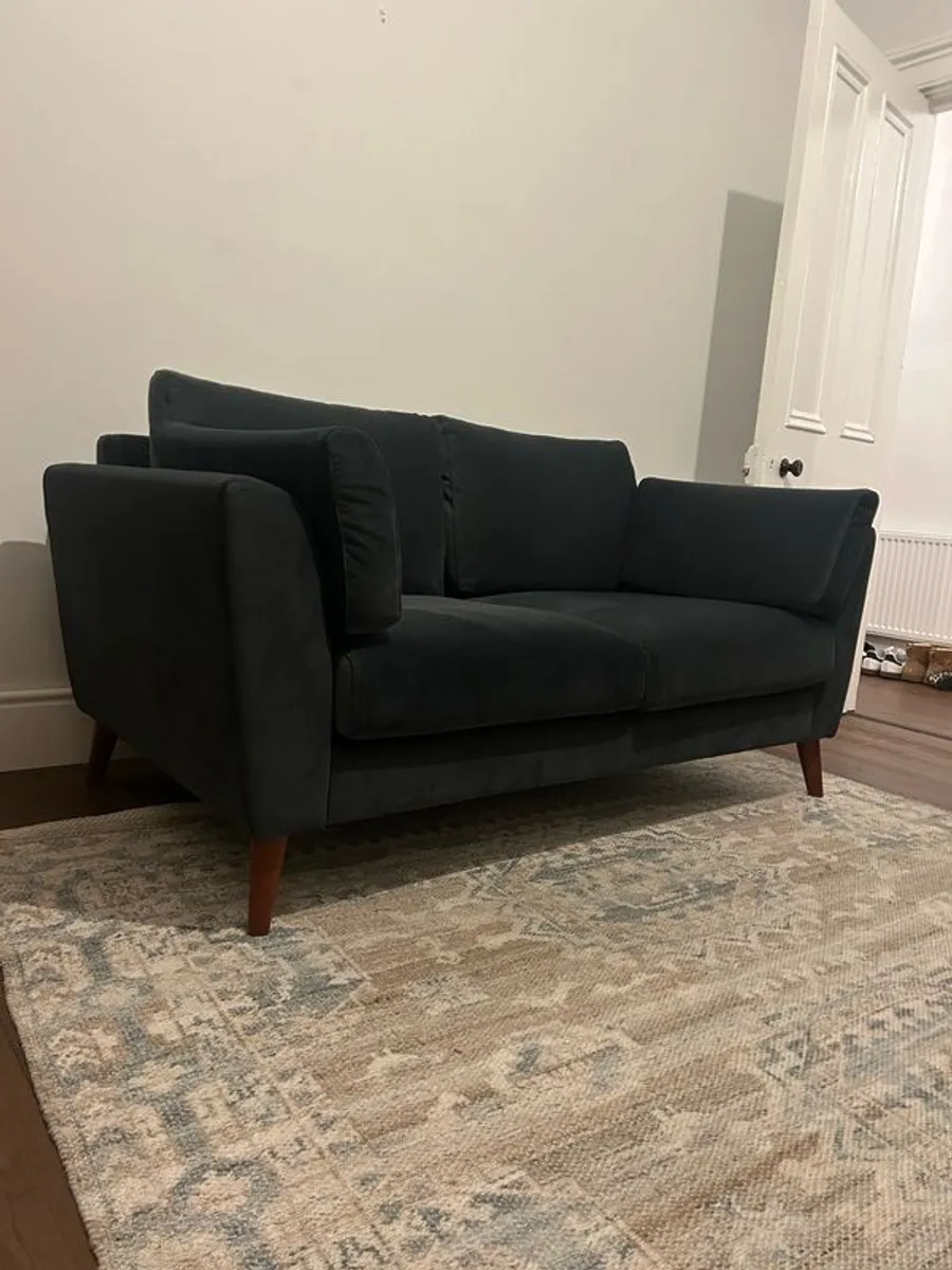 2 Seater Sofa (Mint Condition) - Image 2