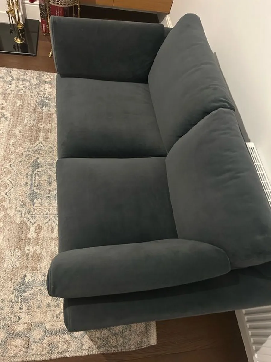2 Seater Sofa (Mint Condition) - Image 4
