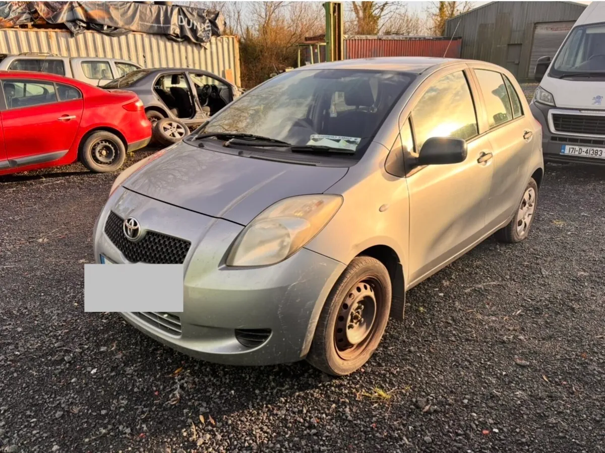 2007 Toyota Yaris for breaking