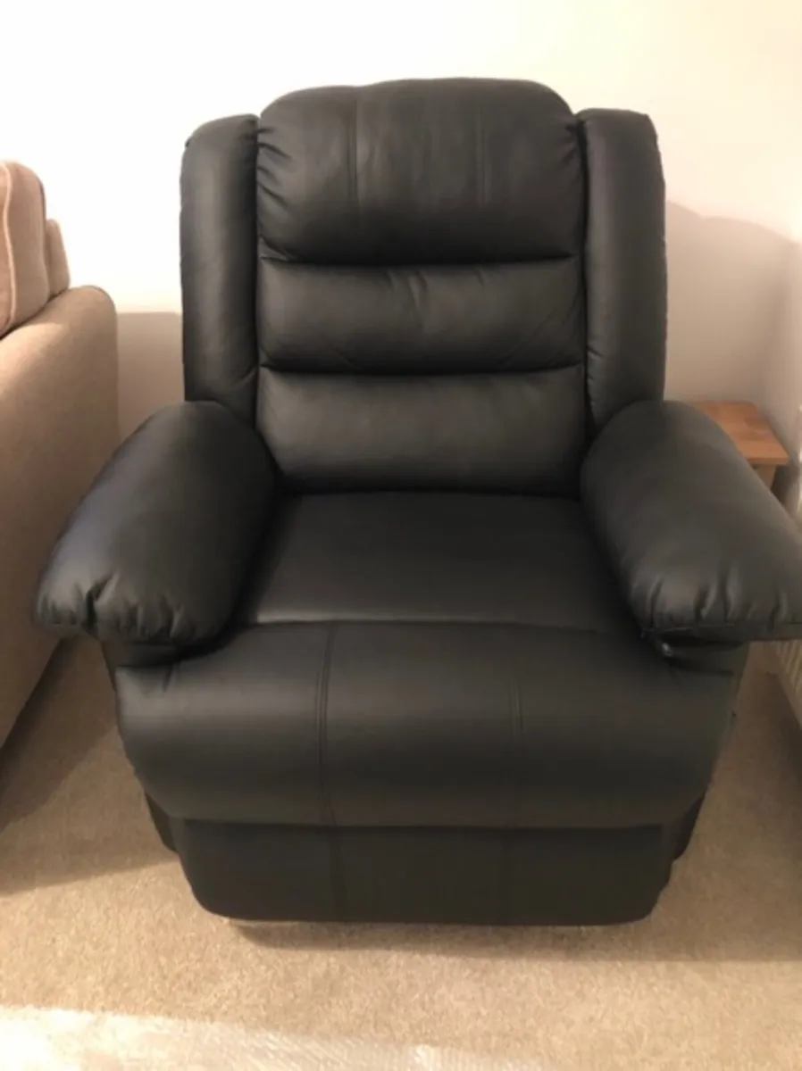 Lazy Boy Chair - Image 1