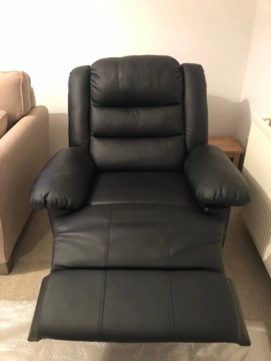 Lazy Boy Chair - Image 2