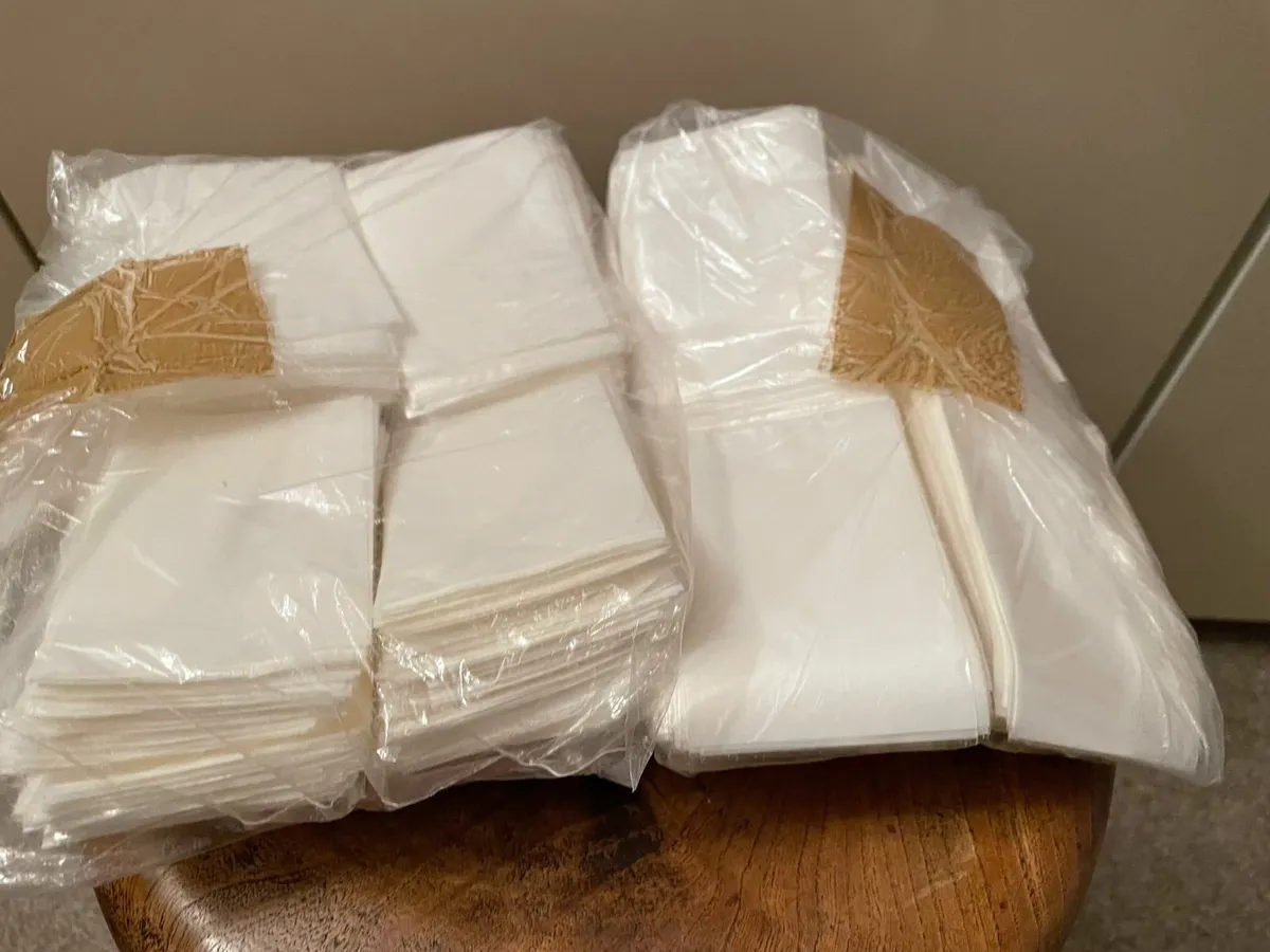 Large paperbacked bags - Image 2