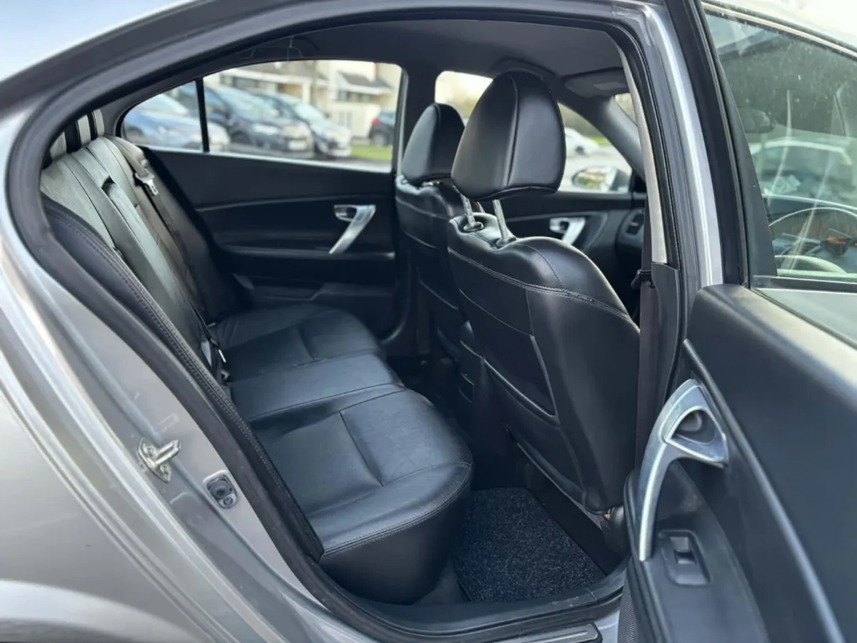 07 Nissan primera 1.8lt auto NCT and taxed - Image 4