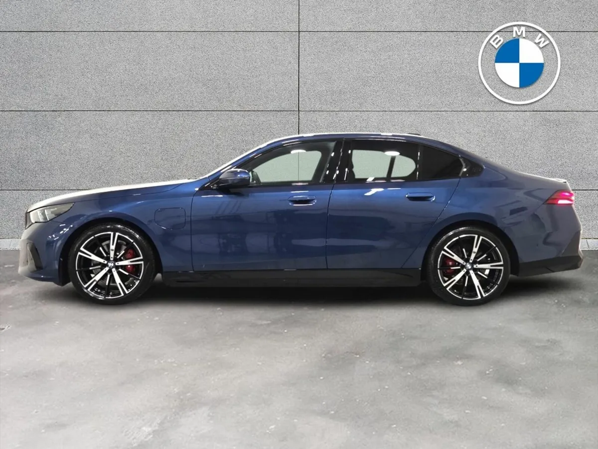 BMW 5-Series 530e M Sport Pro Saloon - Image 4