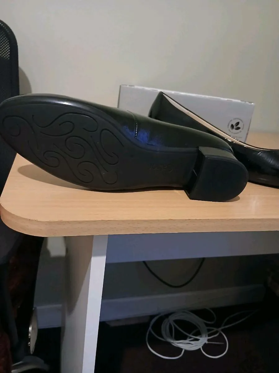 Gabor Ladies shoes for sale - Image 4