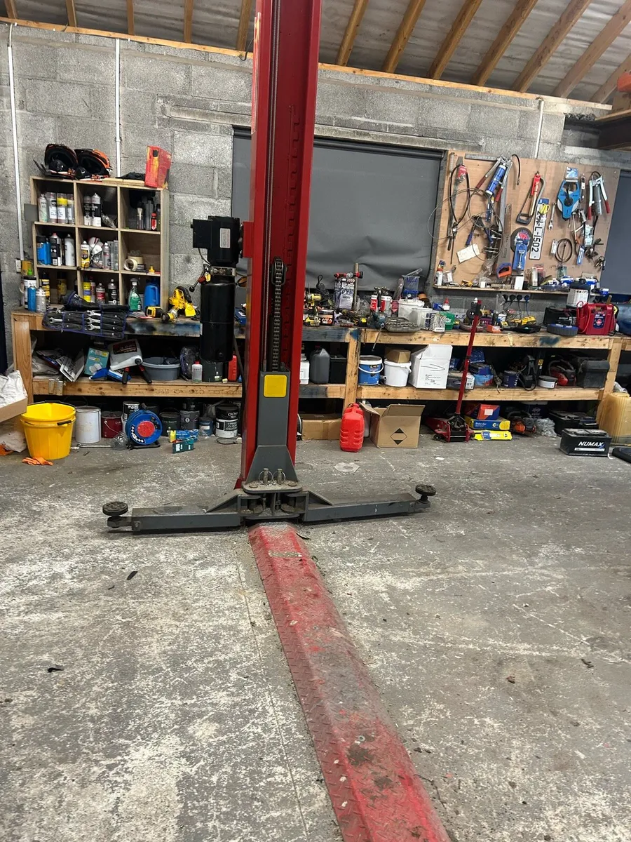 2 post car lift - Image 4