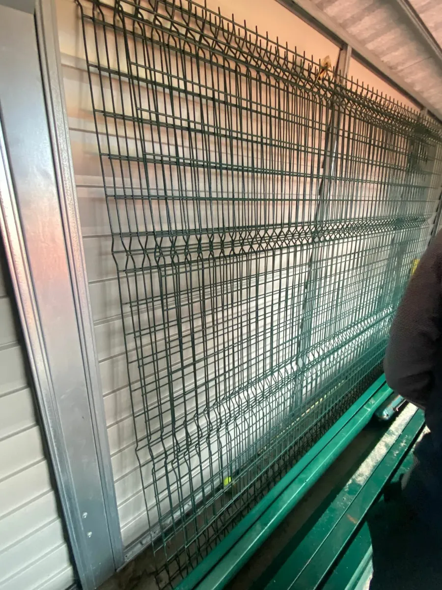 V Mesh Fencing, Wire mesh - Image 3