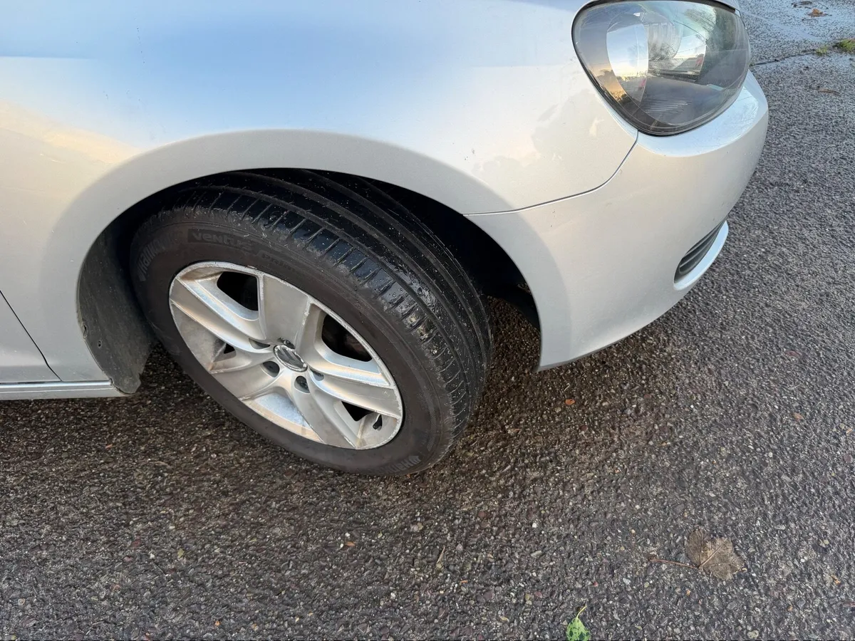 Volkswagen Golf 2010 - Image 4