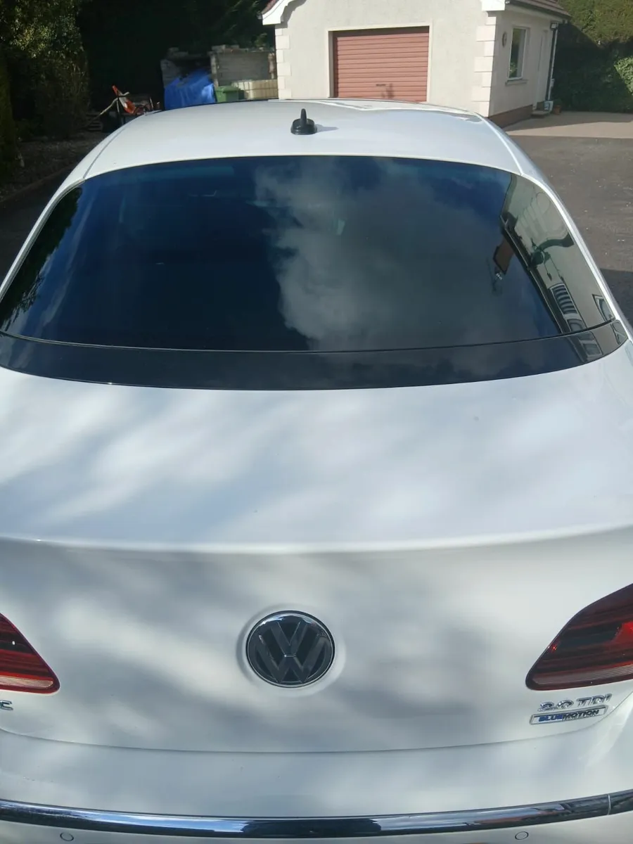 Volkswagen Passat 2017 - Image 2