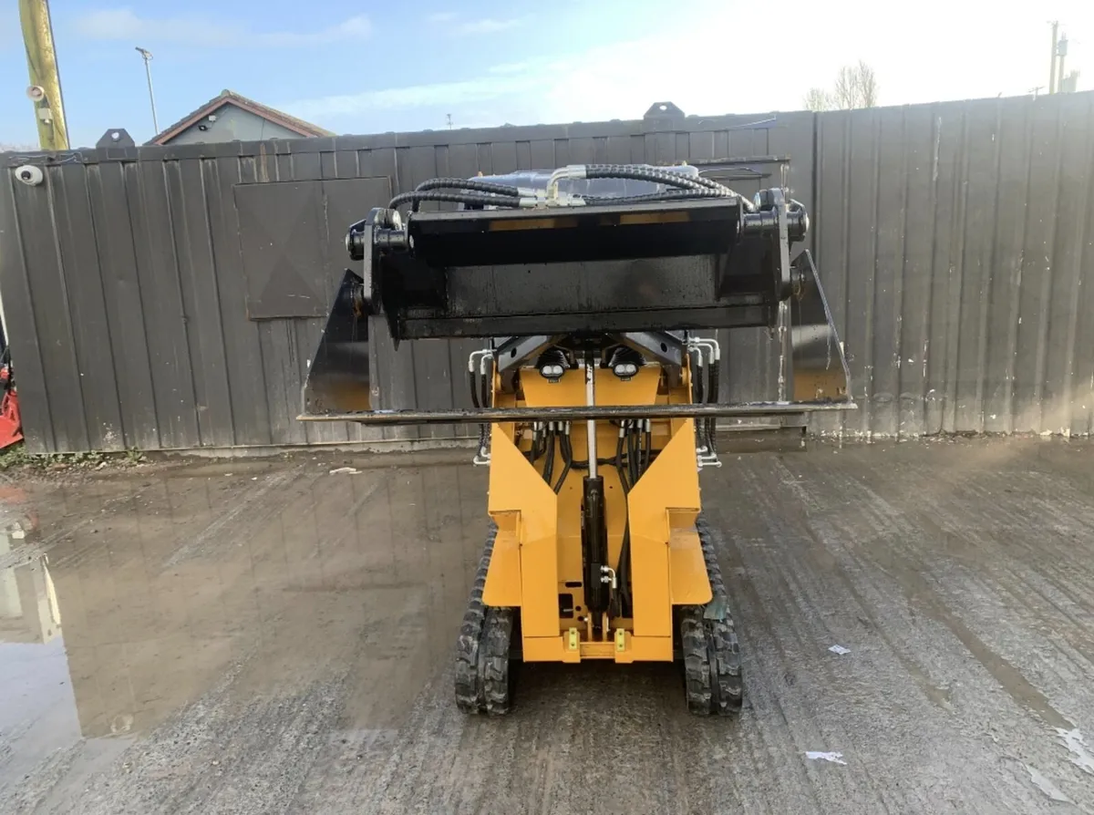 Tracked Pedestrian Skidsteer Loader - Image 3