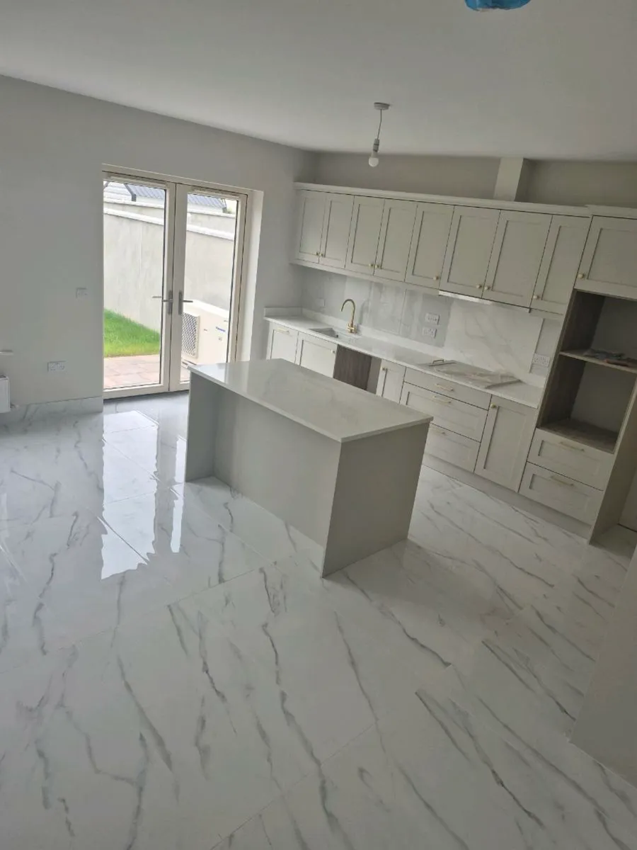 Tiler available - Image 4