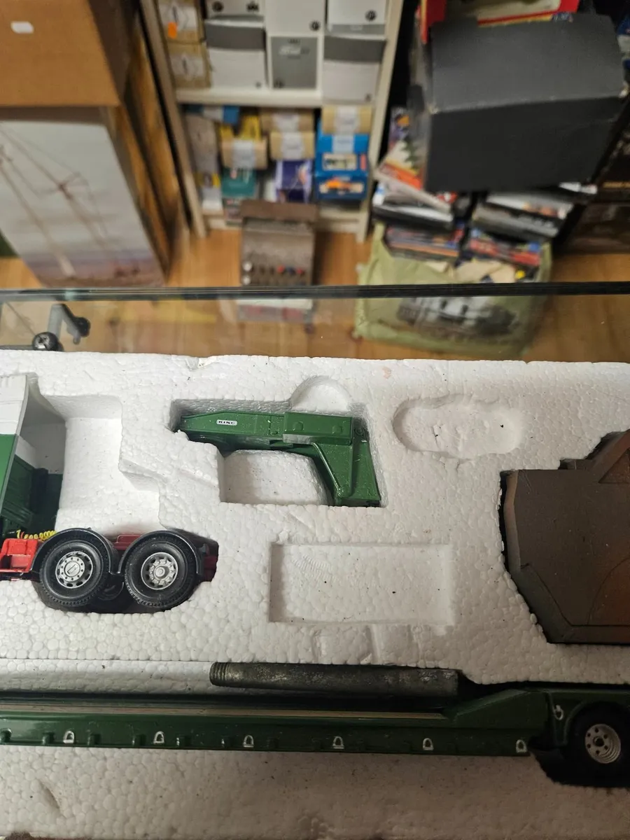 Corgi MAN Tractor Unit and King Trailer with Load - Image 3