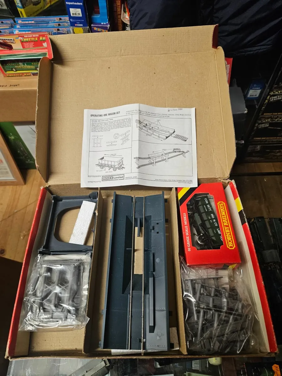 Hornby OO Gauge Hopper Set - Image 3