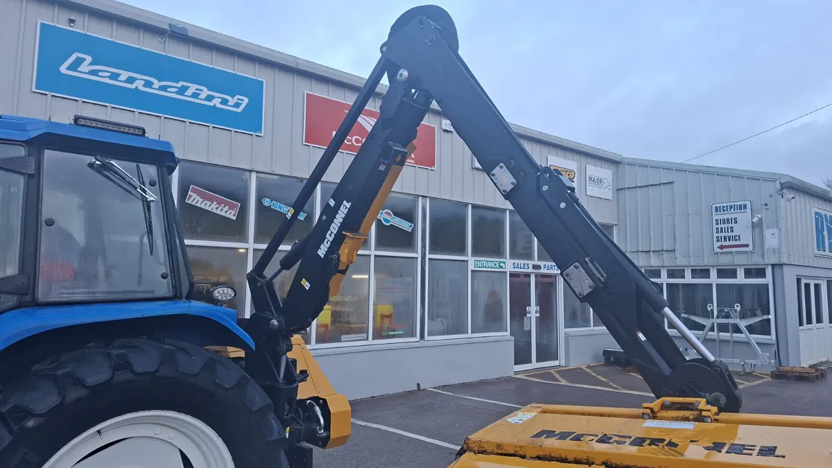 McConnel 6570T Hedge Cutter AS NEW - Image 4