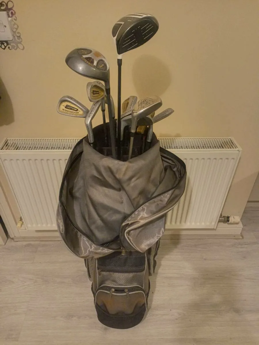 Golf clubs and bag. Right handed clubs - Image 1