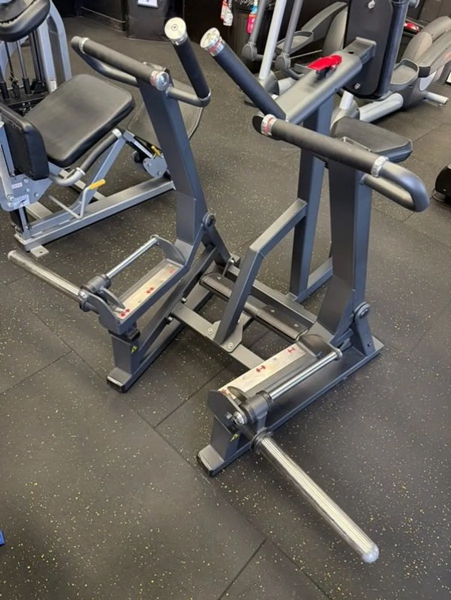 Plate Loaded Row - StrengthMax - Image 2