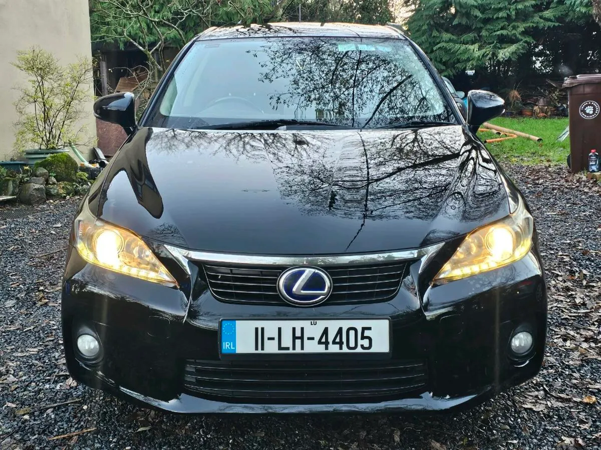 Lexus CT200H - Image 2