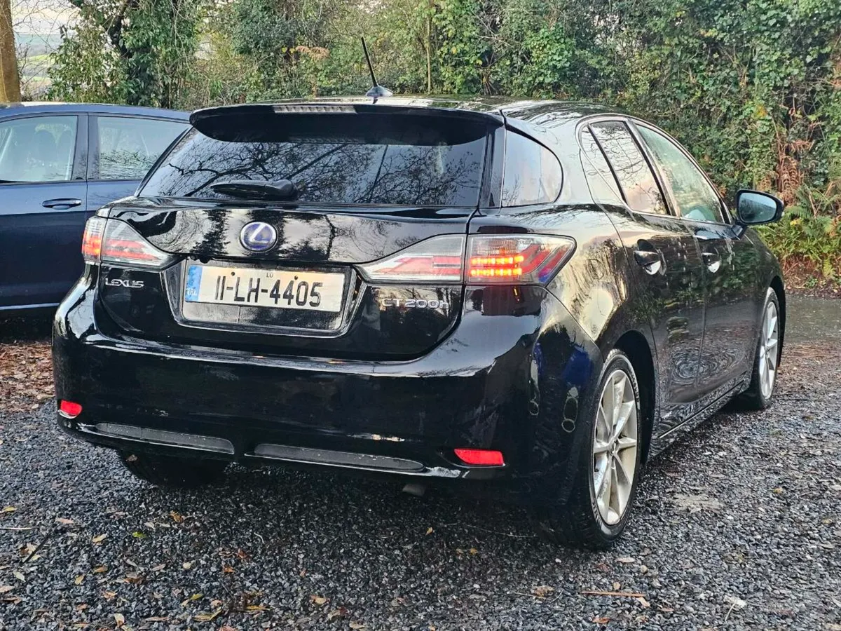 Lexus CT200H - Image 4