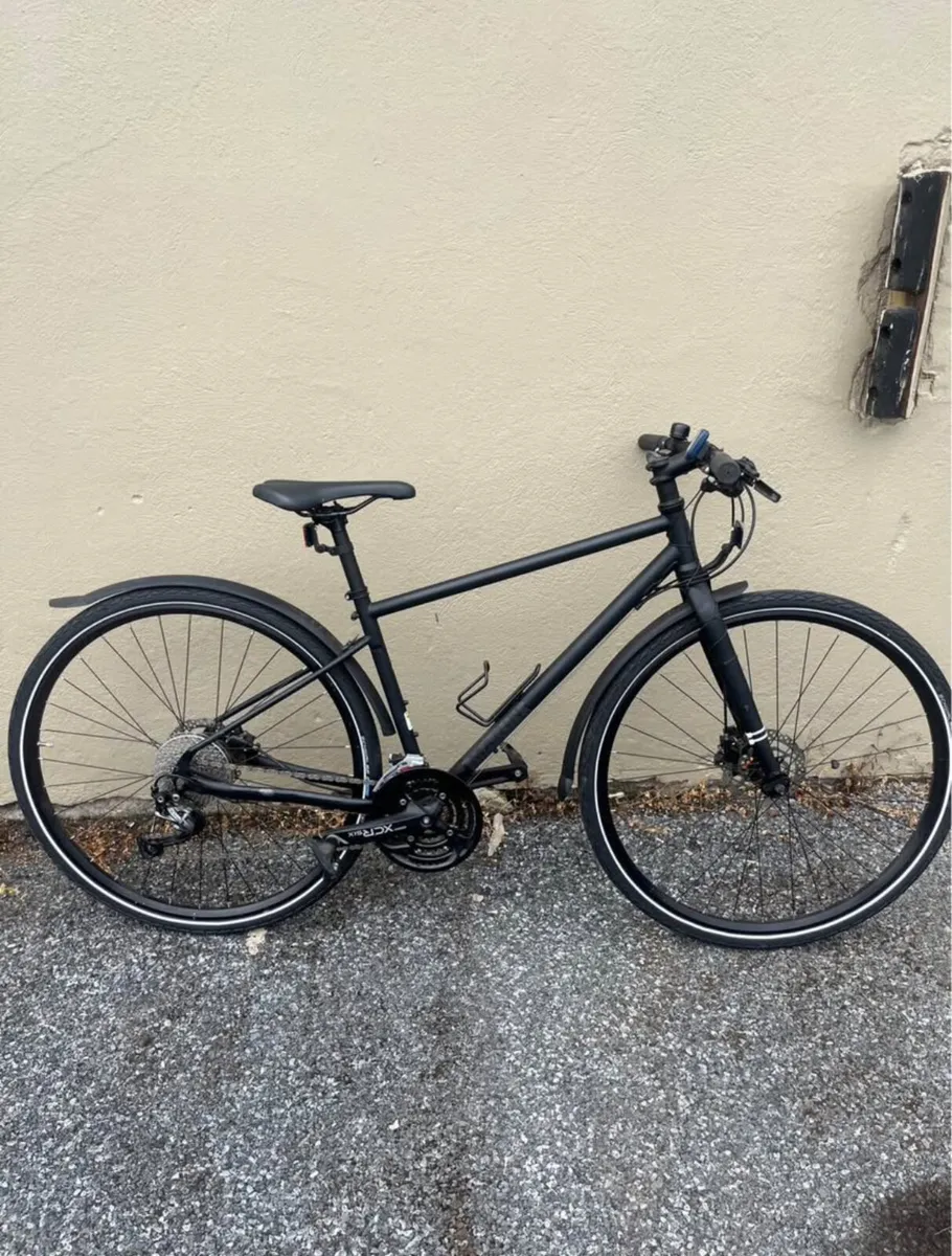 Marin hybrid size m brand new - Image 1