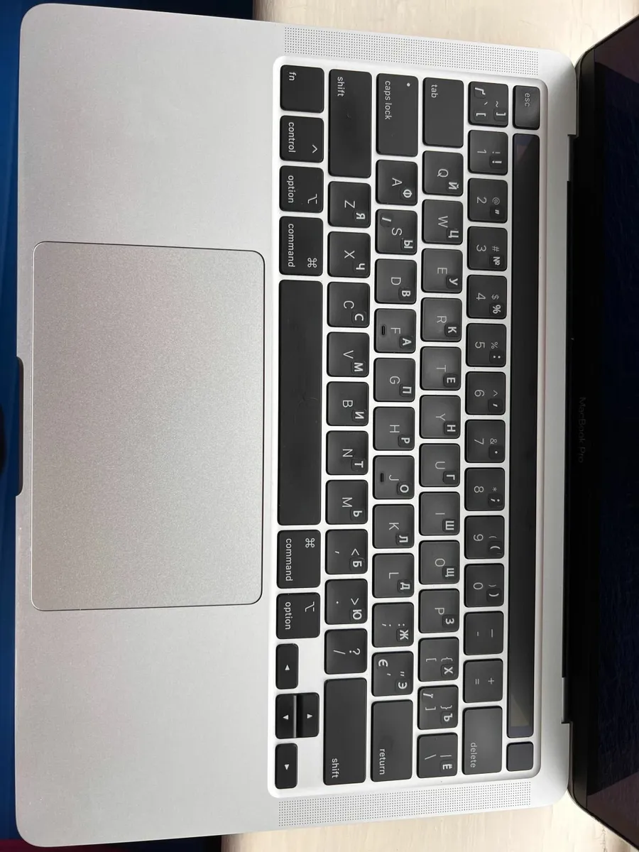 📌 MacBook Pro 13” (2020) – i5 / 16GB RAM / 512GB - Image 4