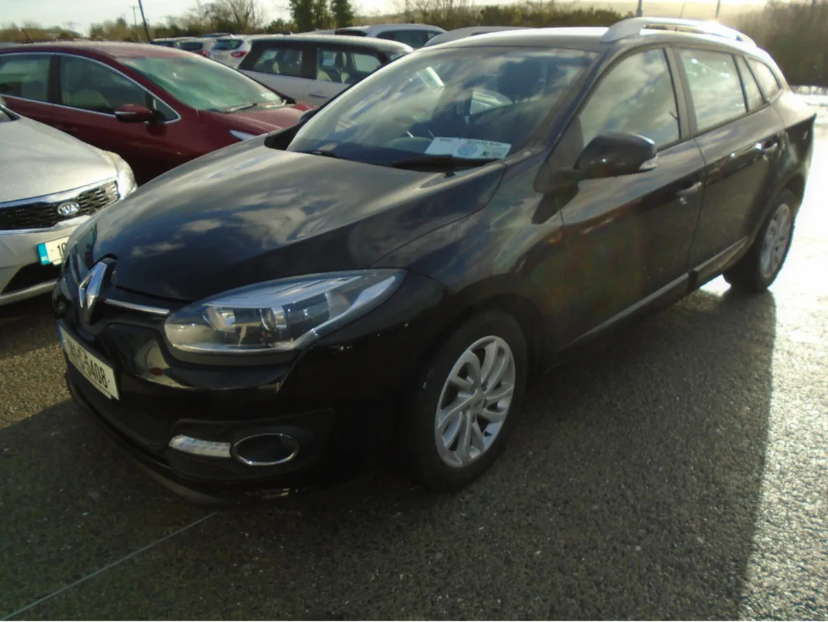 Renault Megane GRD DYNAMIQUE 1.5 DCI 4DR - Image 2