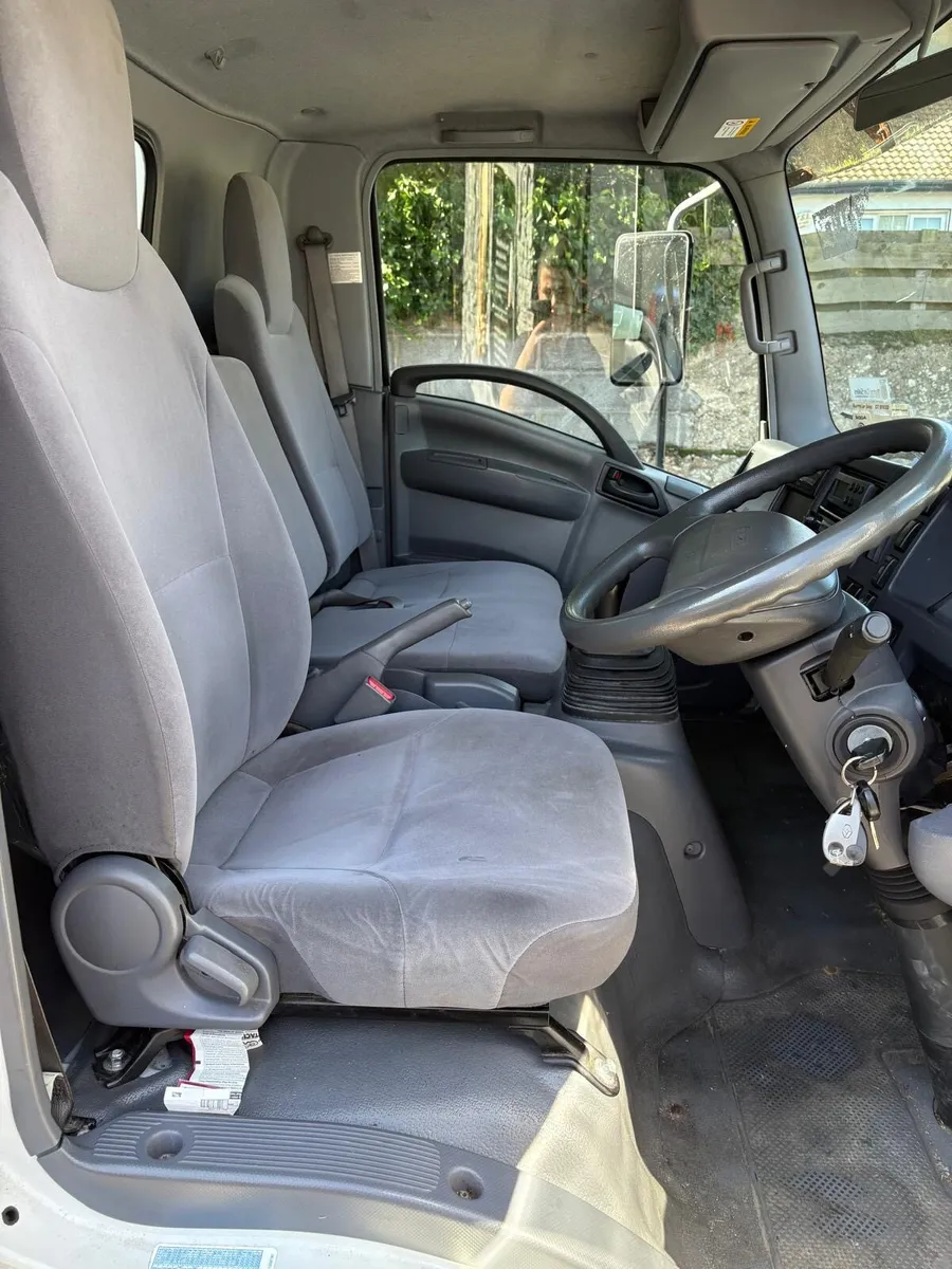 Isuzu refrigerated truck ‌ - Image 2