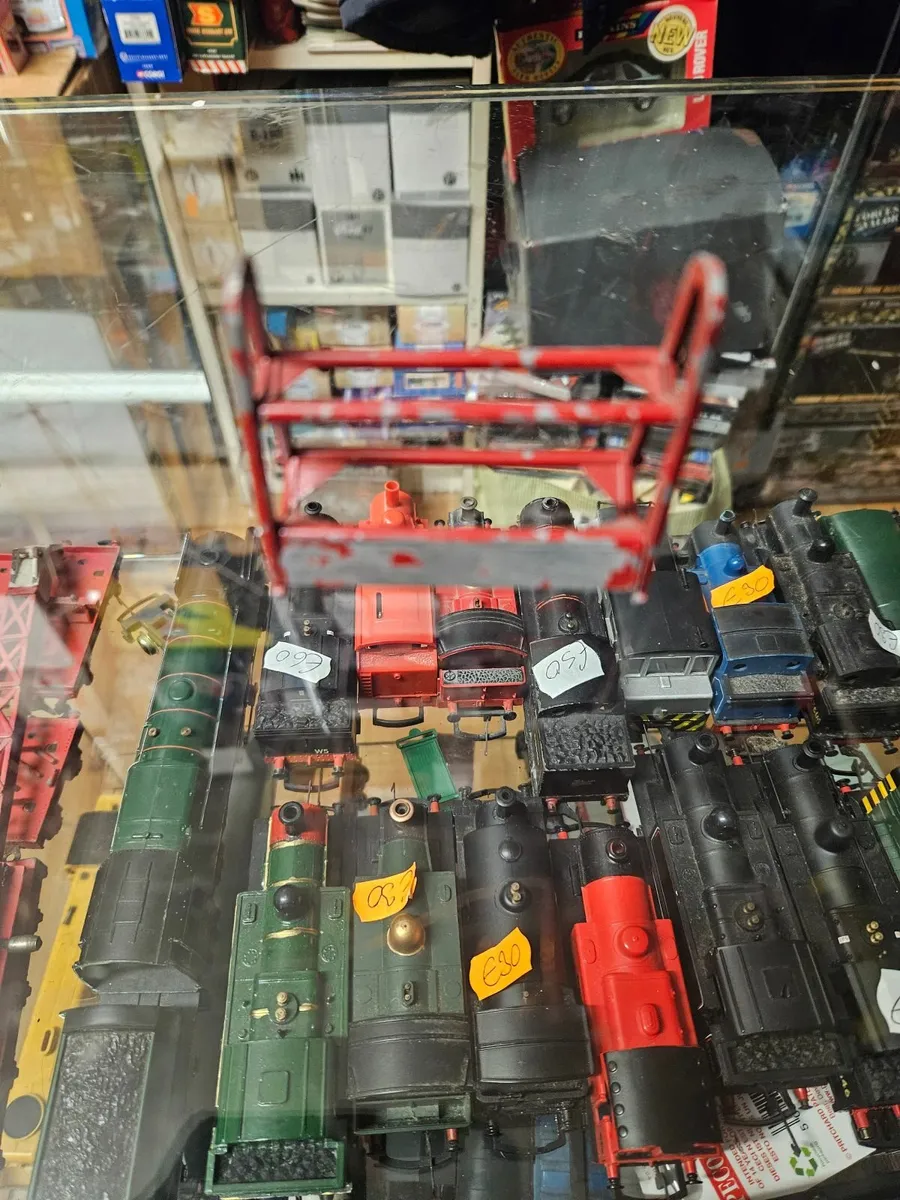 Dinky 1950's Tyre Rack - Image 1