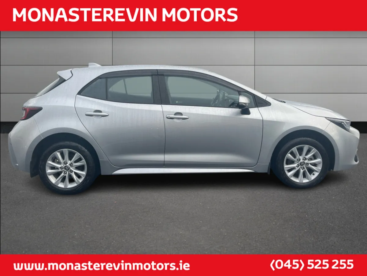 Toyota Corolla HYBRID LUNA H/8 4DR AUTO - Image 4