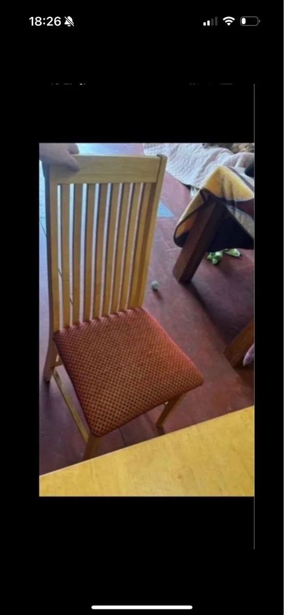 Kitchen table and 4 chairs - Image 3