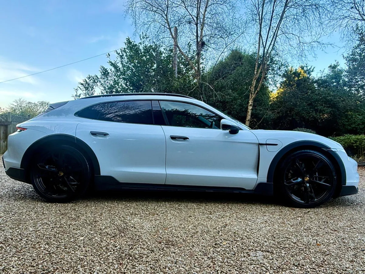 Porsche Taycan 4S CROSS TURISMO *562 bhp…Performan - Image 3