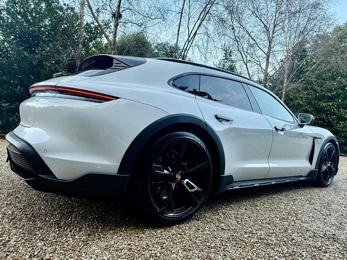 Porsche Taycan 4S CROSS TURISMO *562 bhp…Performan - Image 4