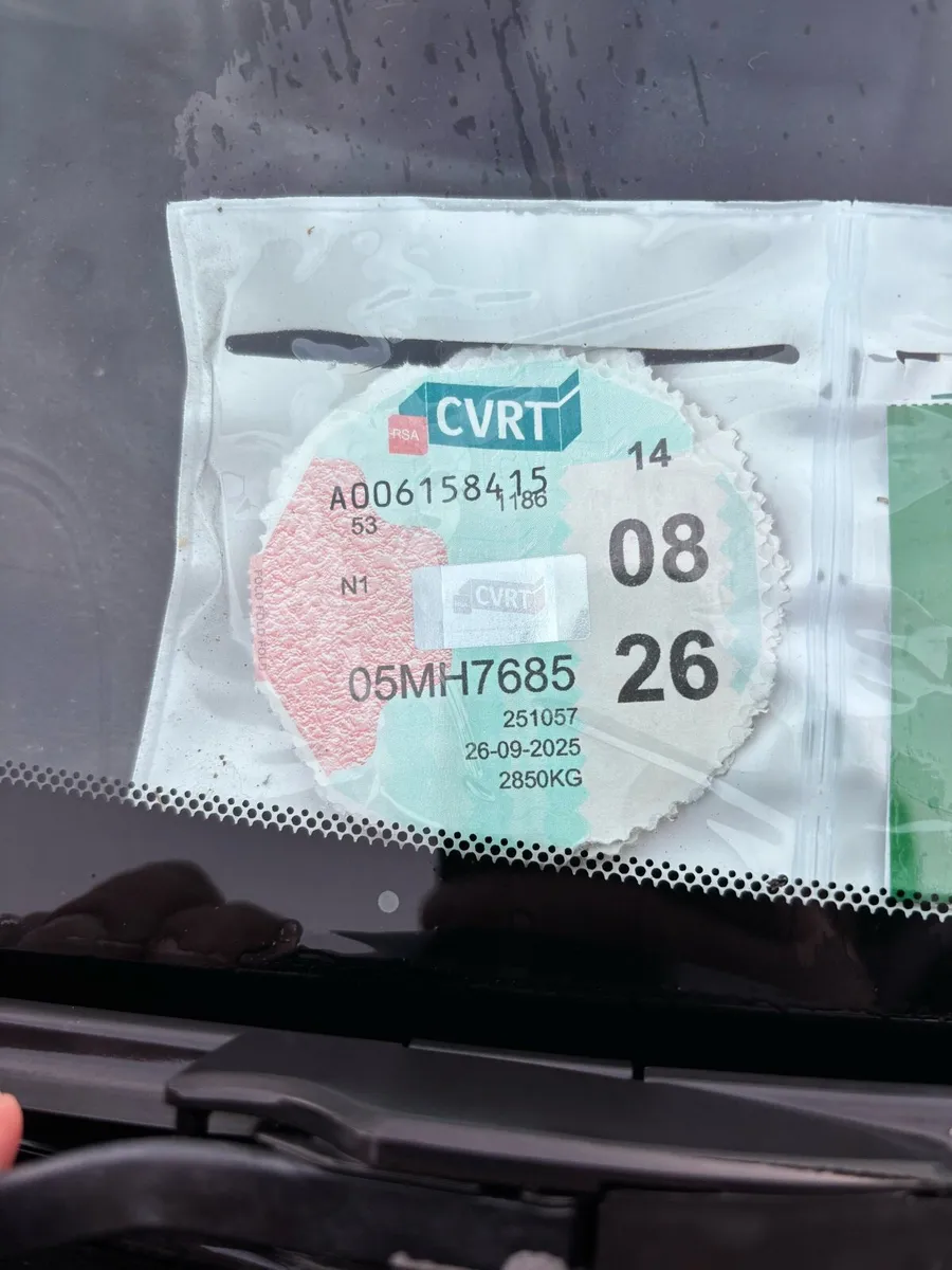 Land Cruiser Crew Cab - Image 4