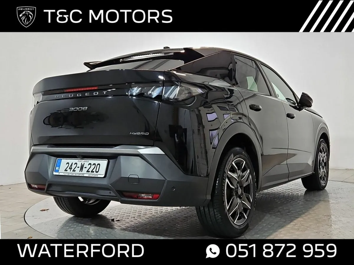 Peugeot 3008 Allure 1.2 MHEV - Automatic, Adaptive - Image 4