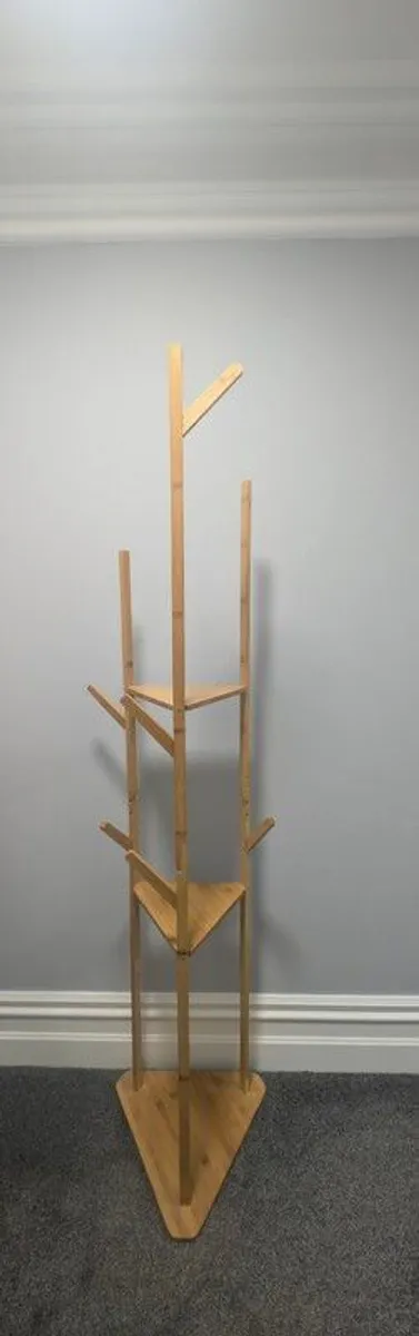 Clothes hanger rack shelves - Image 1