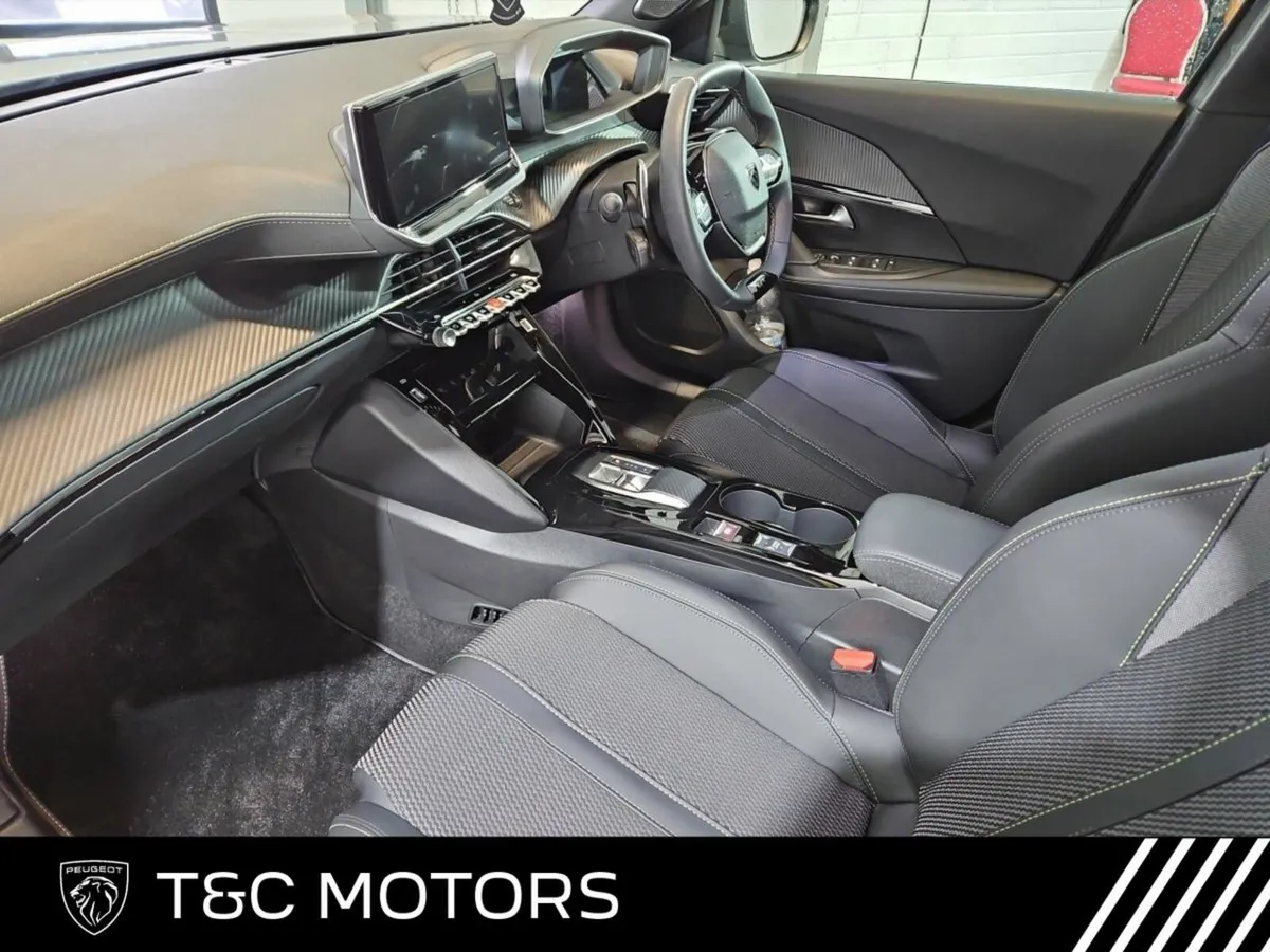 Peugeot 2008 *Ex Demo* Hybrid GT model, Front & Re - Image 4