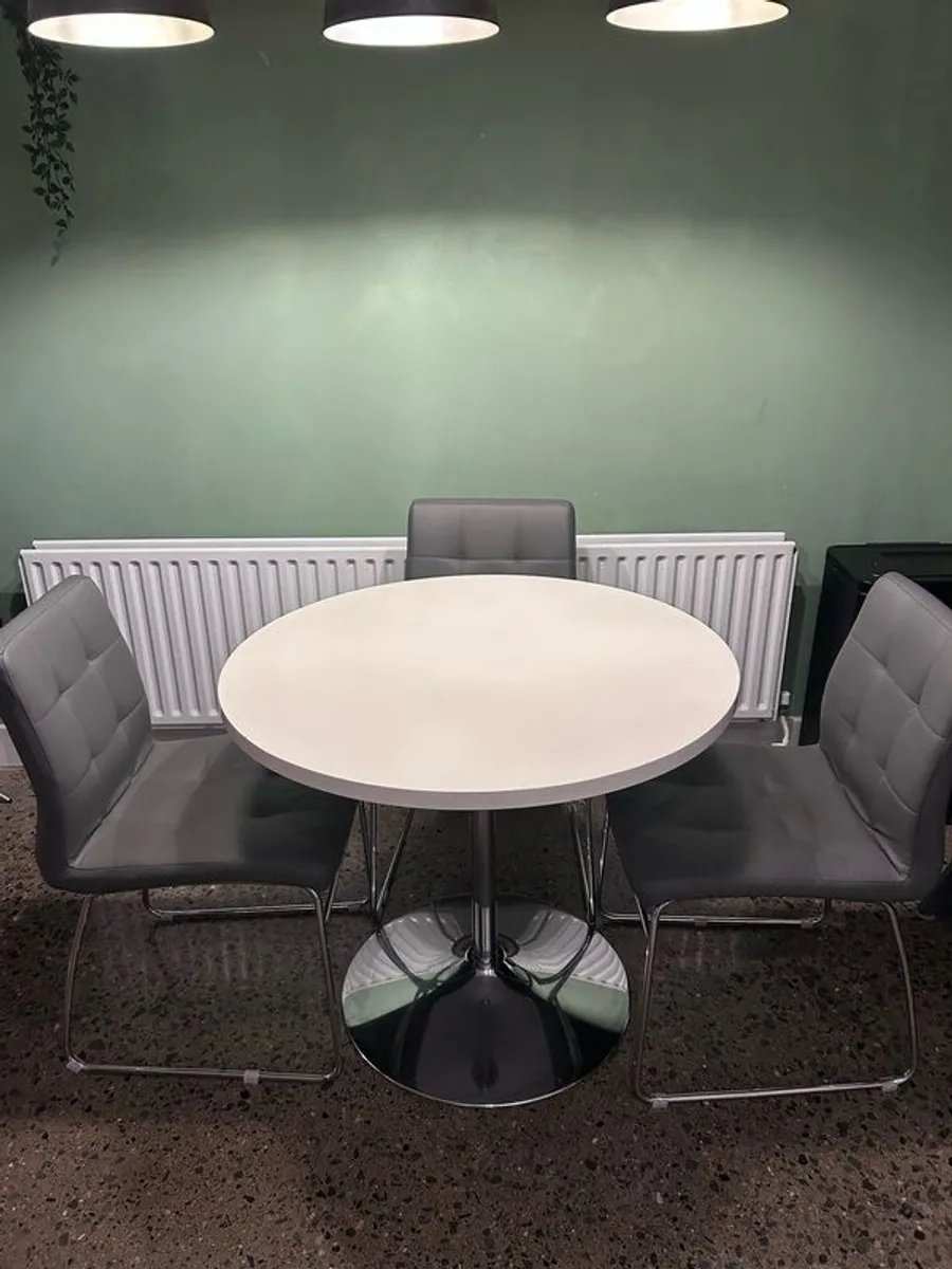 table & chairs - Image 2