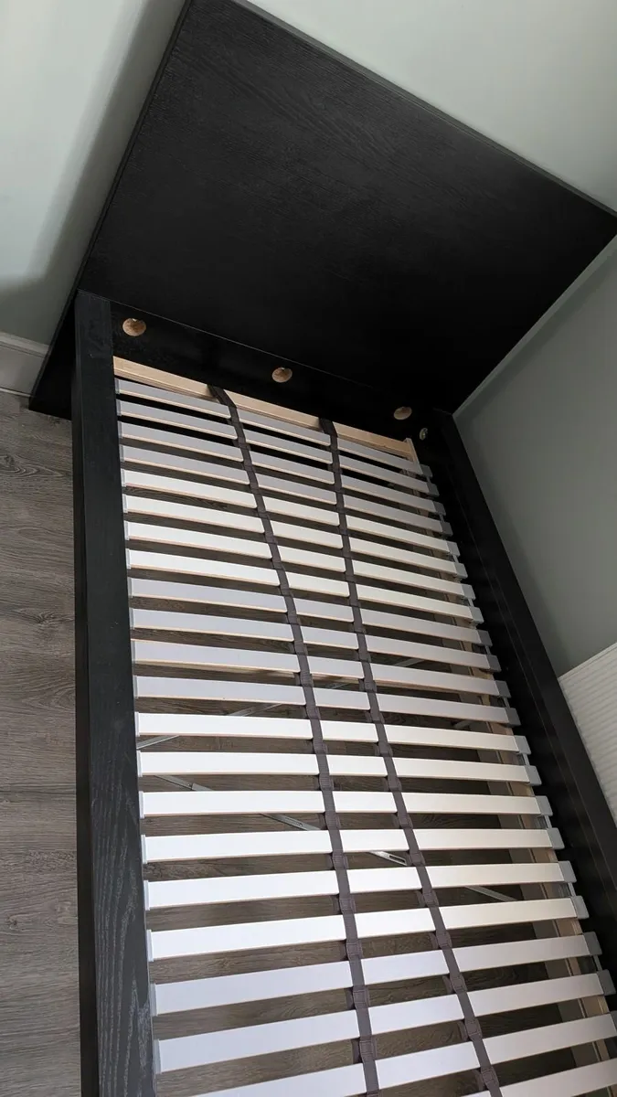 Single bed - Image 2