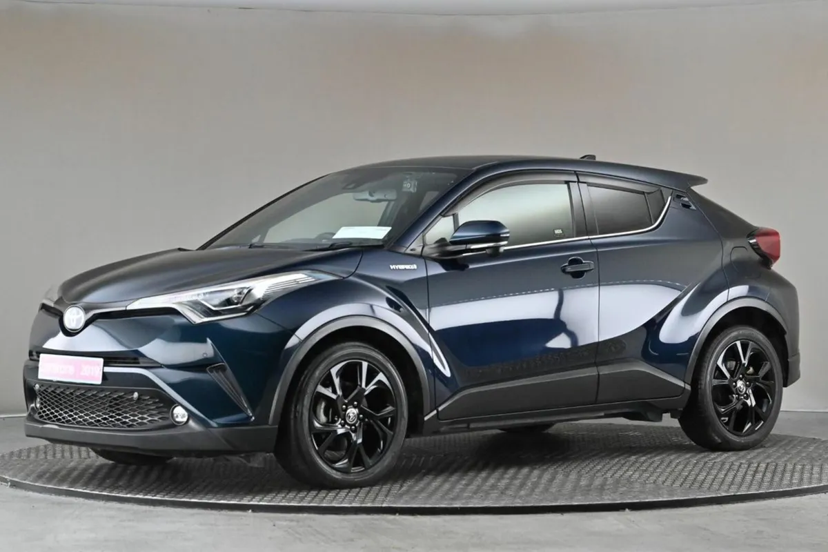 Toyota C-HR 1.8 HYBRID **HALF LEATHER**REVERSE CAM - Image 4