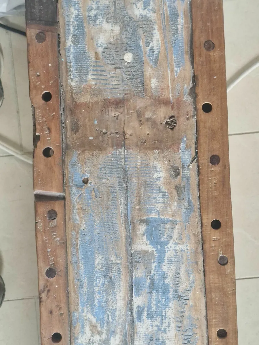 Very solid  white oak painted bench. - Image 3