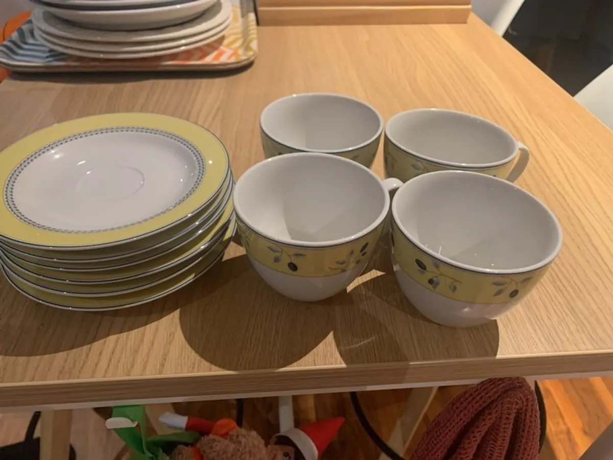 Jumbo porcelain dinnerware deal - Image 2