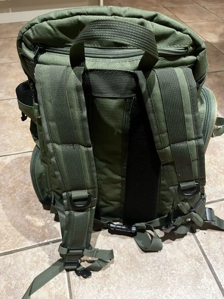 Fishing / outdoors bag - Image 4