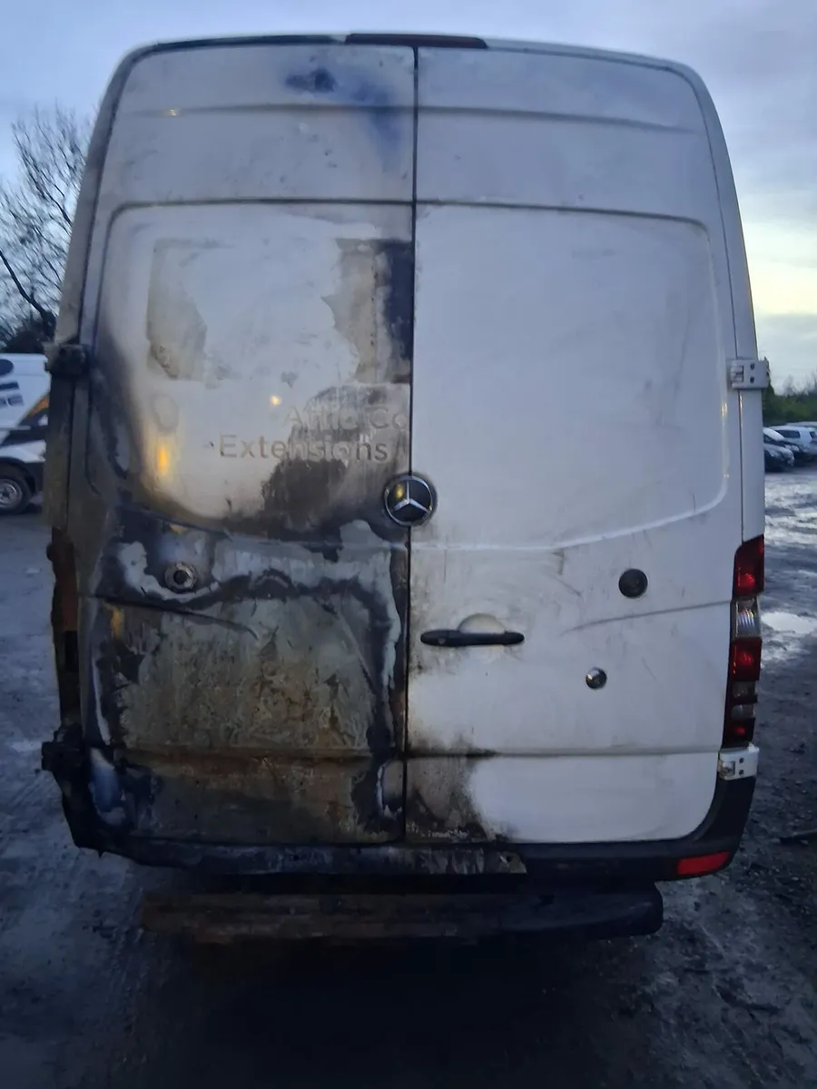 .Mercedes sprinter LWB 2018 Light rear fire damage - Image 4