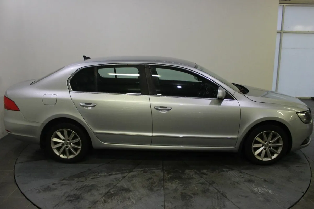 Skoda Superb 1.6 TDI 105HP Ambition - Image 3