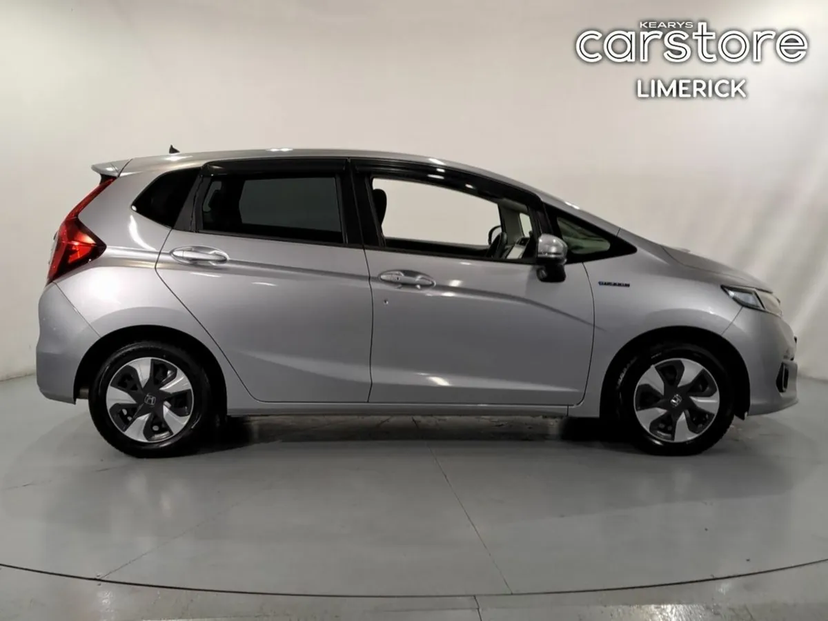 Honda Fit 1.5 HYBRID AUTO - Image 2